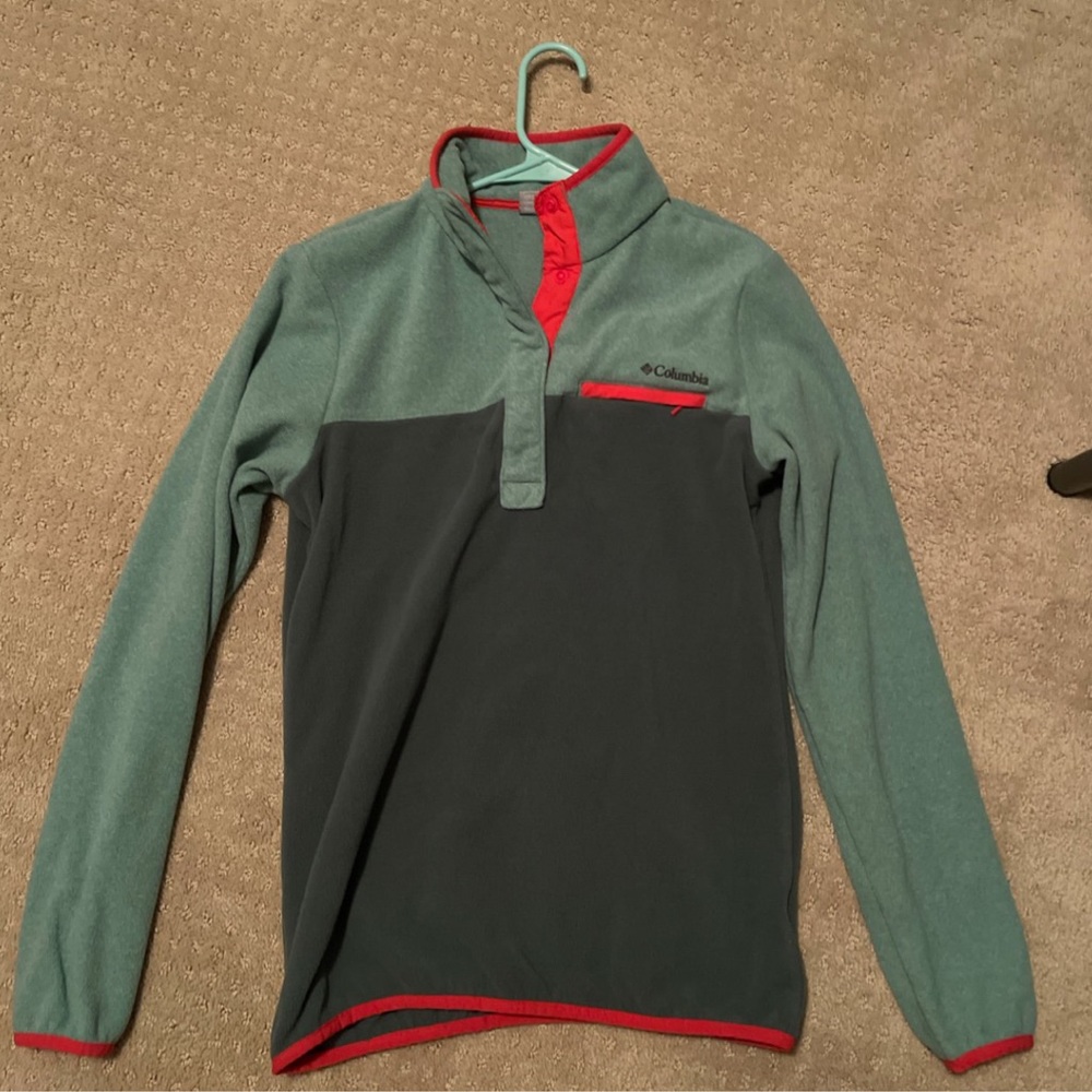 Columbia sweatshirt